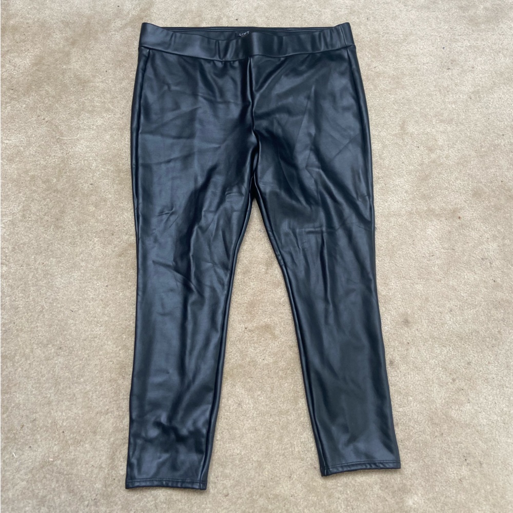Anne Taylor Loft faux leather leggings
